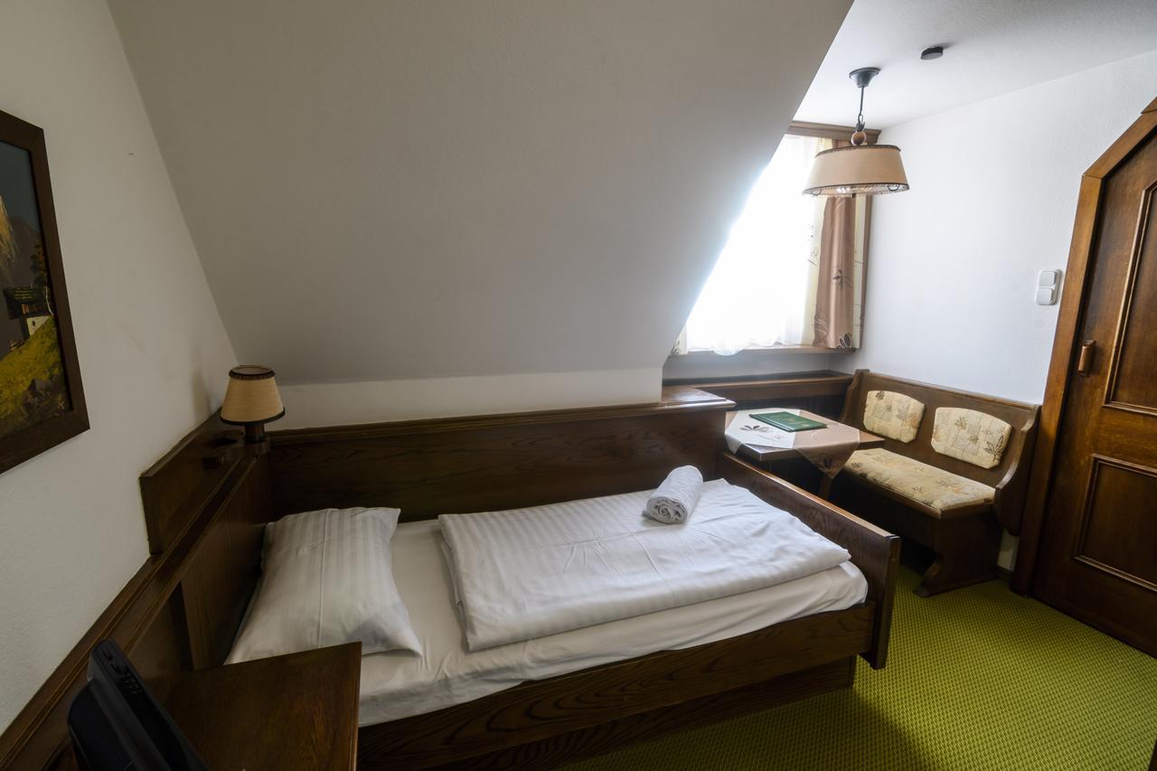 Hotel Gasthof zum Jägerwirt Mariazell Zimmer foto