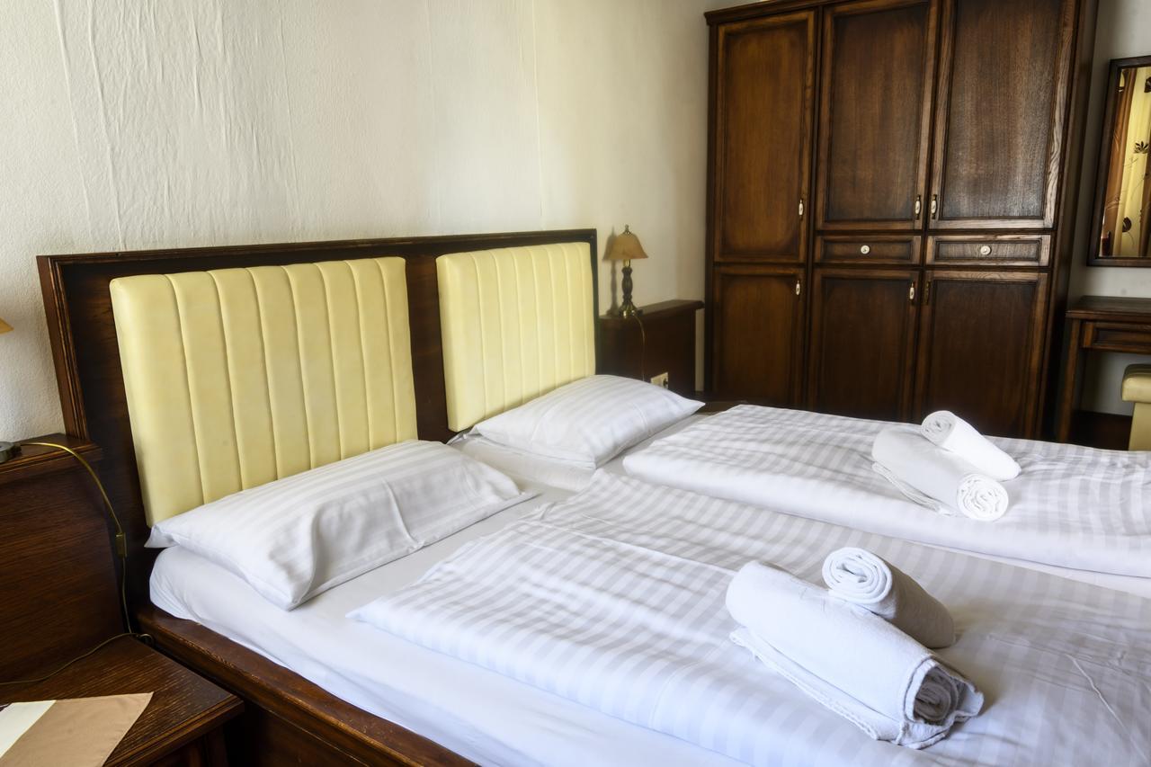 Hotel Gasthof zum Jägerwirt Mariazell Zimmer foto